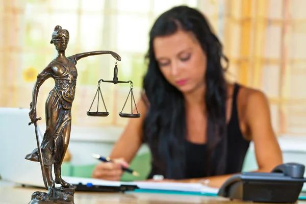 Benefits of Hiring an Experienced Criminal Defense Attorney