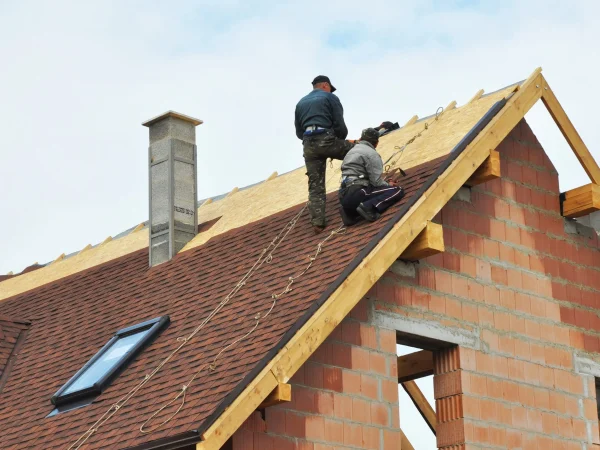 Roofing Contractor Responsibilities During Full Roof Replacement