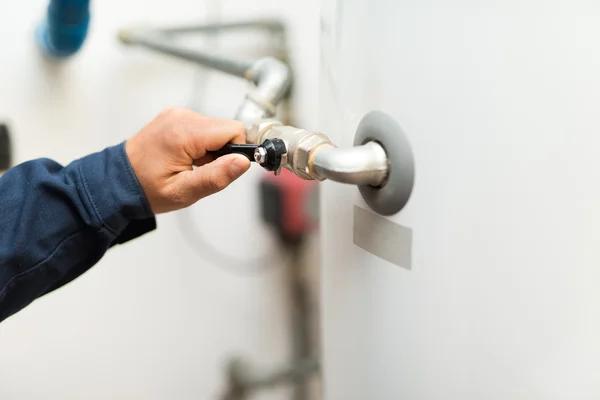 Common Problems Solved by Plumbing Heating and Air Service Experts