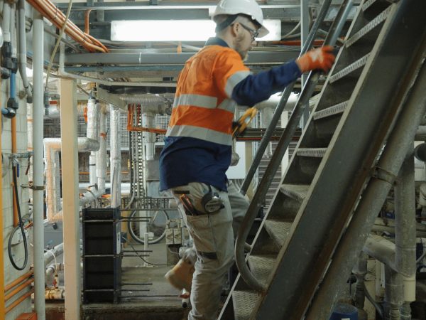 Why Hiring Professional Electrical Contractors Manitoba Matters