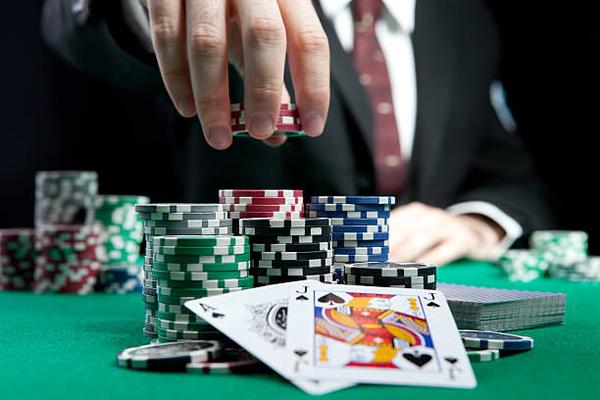 Explore Top Gaming Features via Poker Online Casino Network